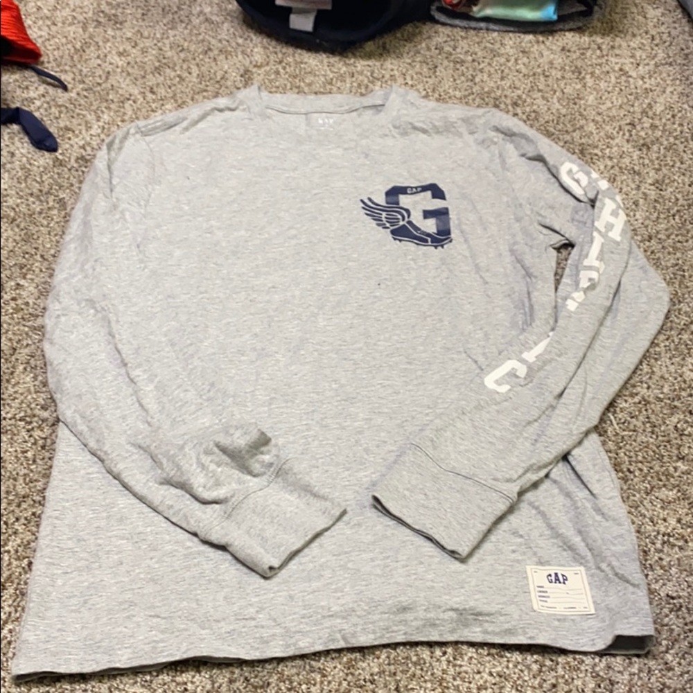 GAPTHLETIC LONG SLEEVE SHIRT NEVER WORN